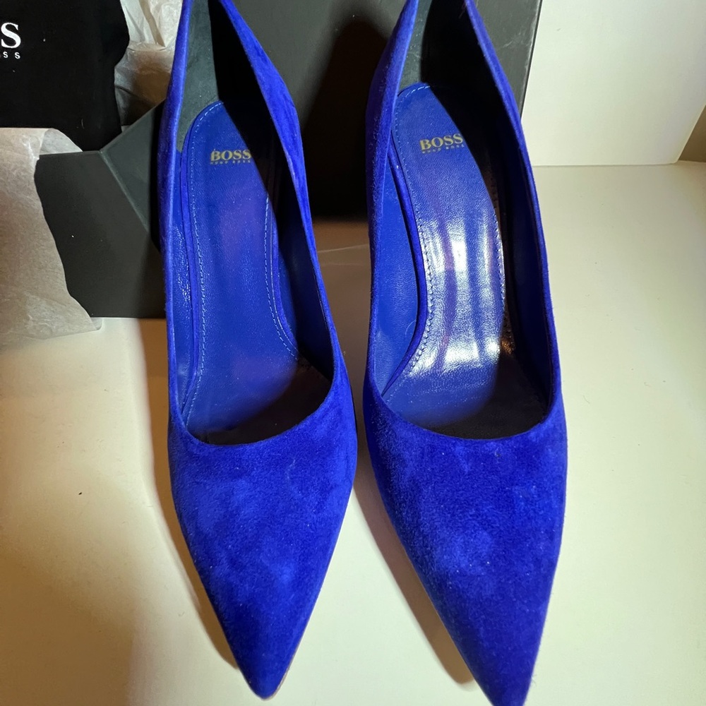 Hugo Boss “Bonette” Blue Suede heels Size 8